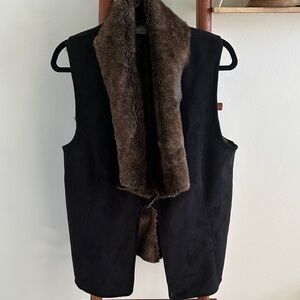 Bagatelle suede vest with fur collar